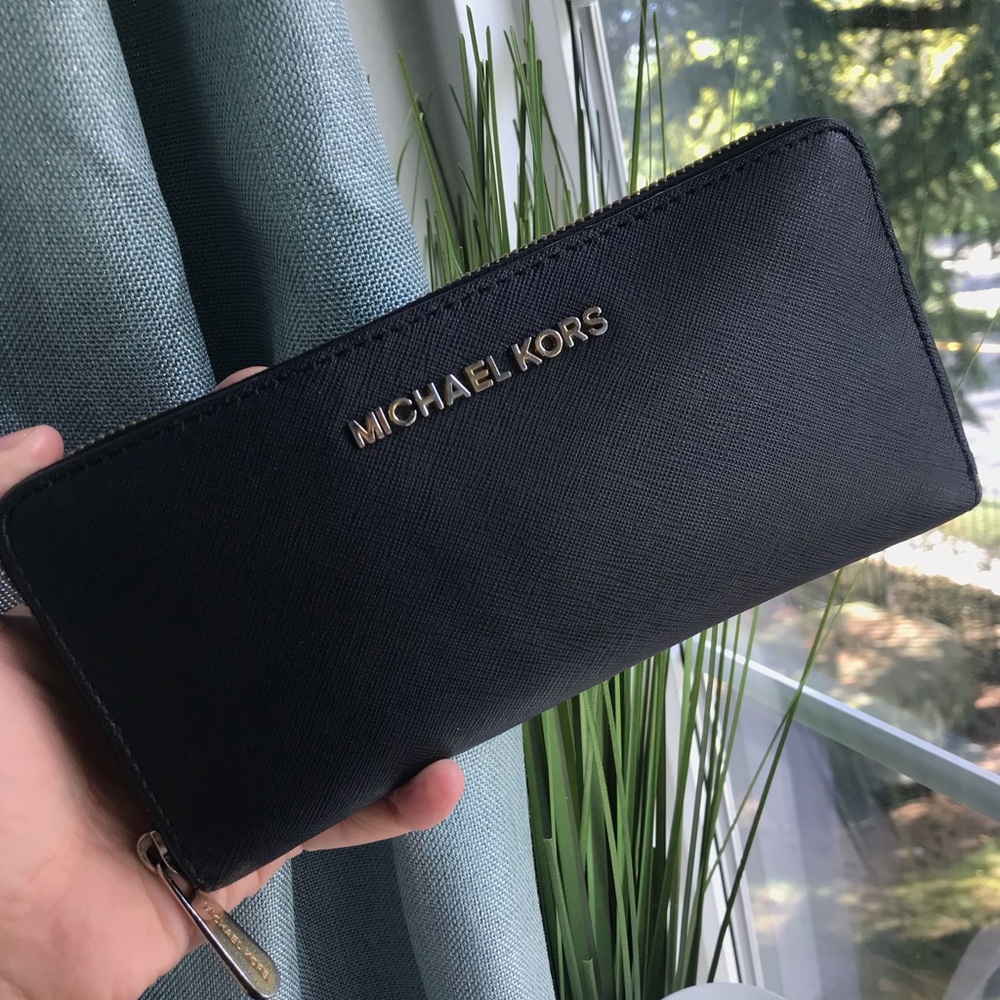 ❌❌❌SOLD❌❌❌Michael Kors wallet